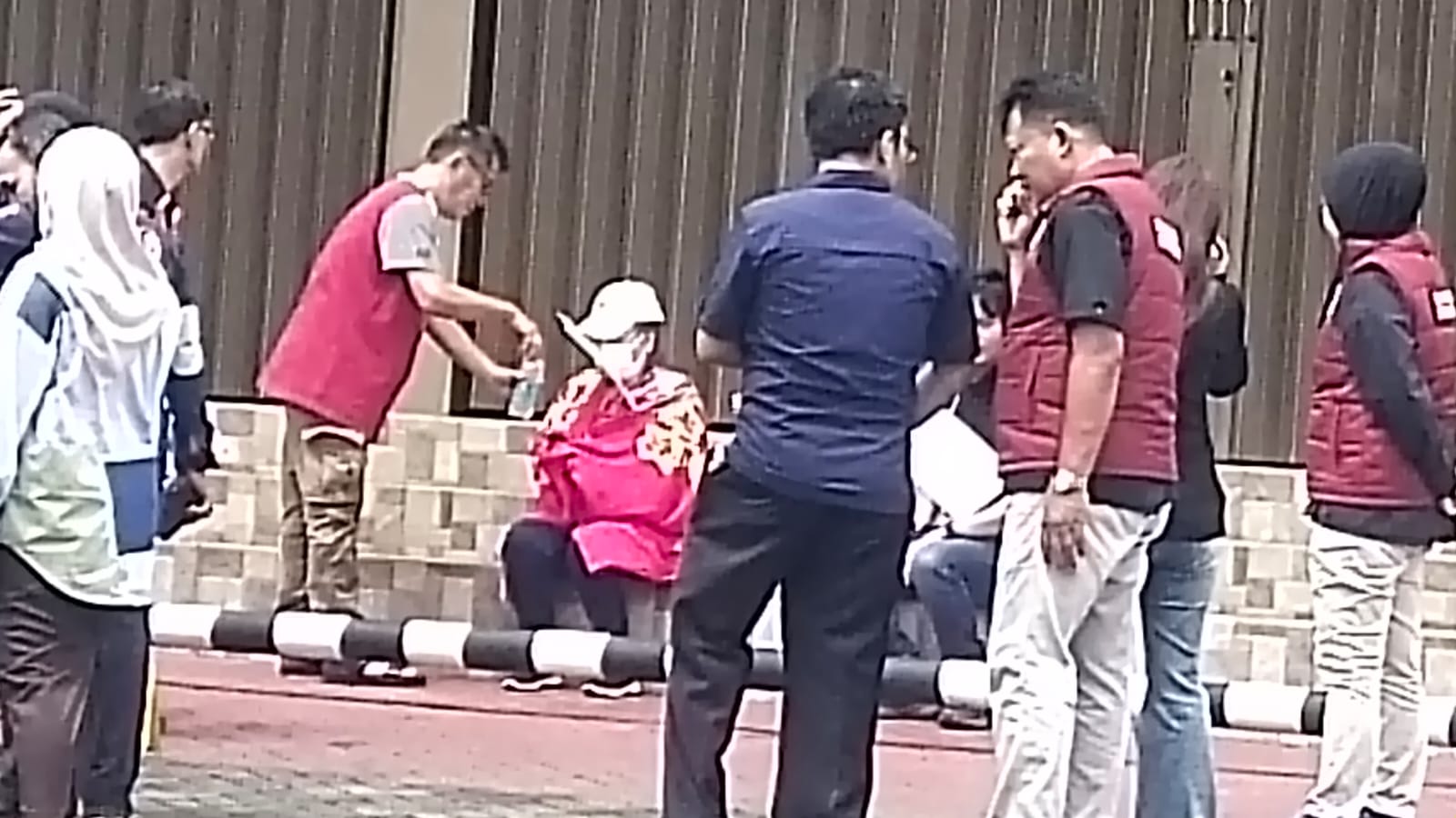 Tim Mabes polri dan Polda Jambi melakukan Olah TKP di lokasi H\"Bandar narkotika Shabu H dan D Melengkapi Berkas Tersangka pelimpahan kejaksaan tinggi .
