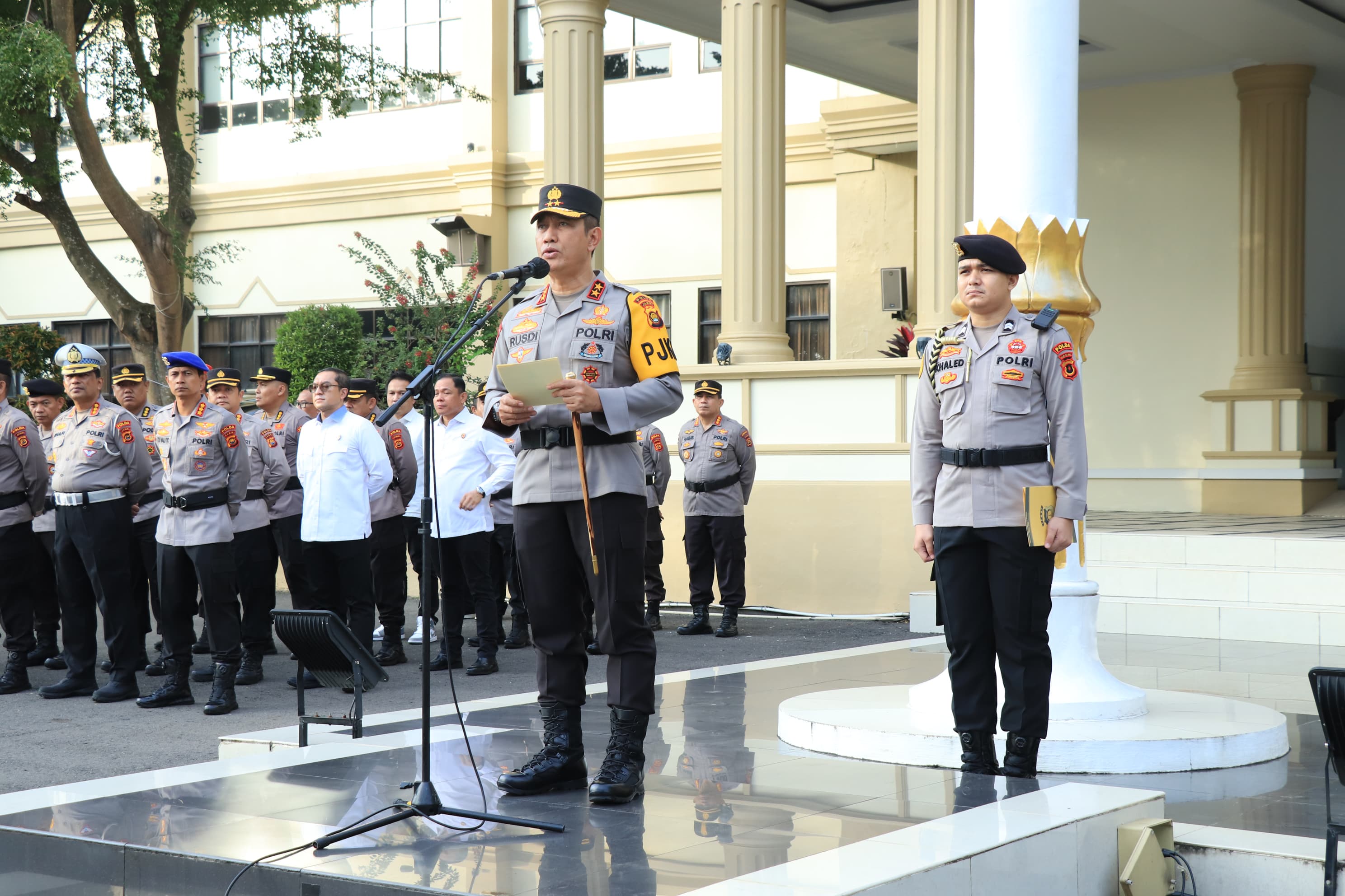 Apel Gelar Pasukan Operasi Keselamatan Siginjai 2025 tema tertib berlalu lintas .