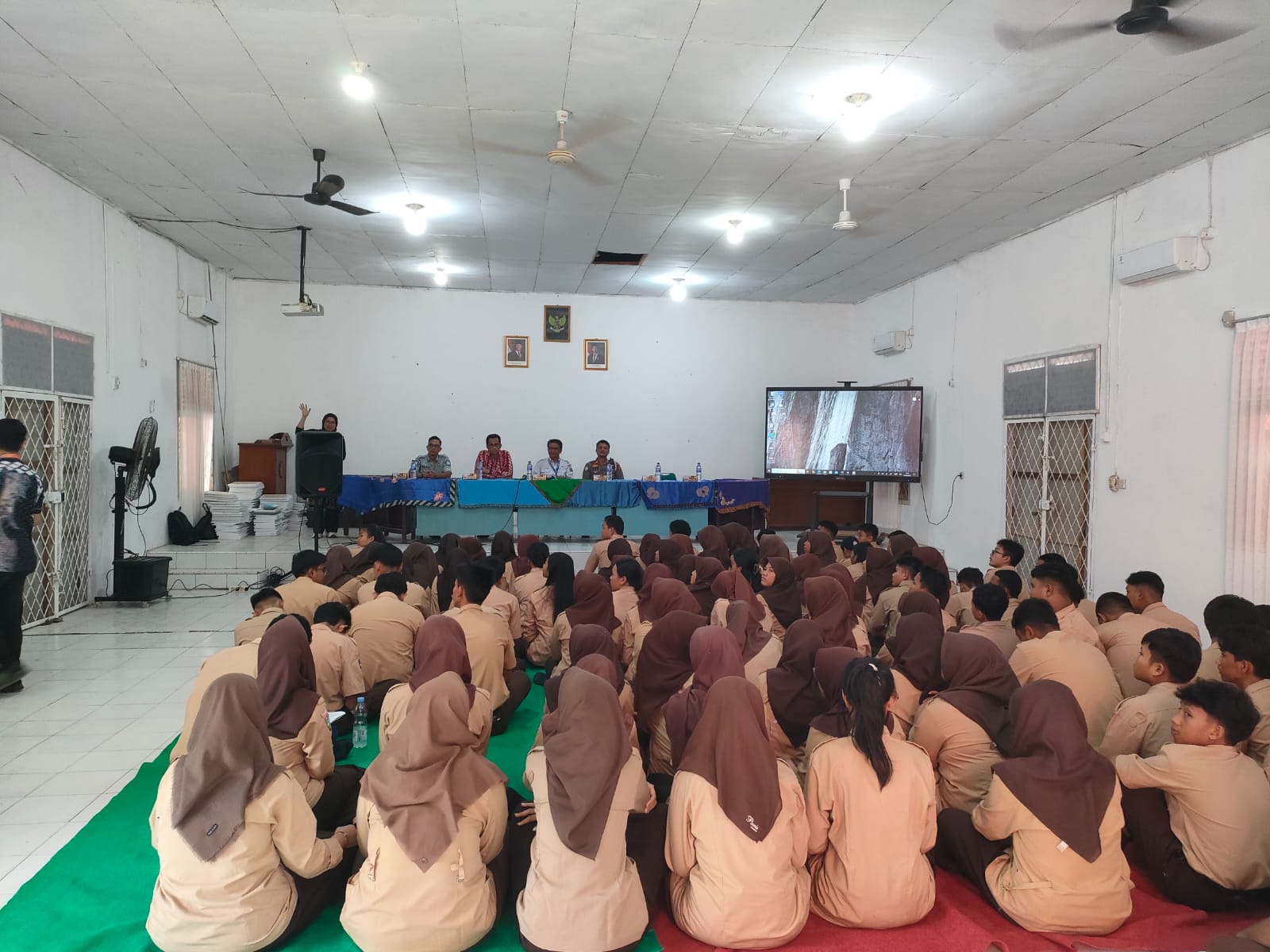 Ciptakan Budaya Tertib Lalu Lintas ,Satlantas Polresta Jambi Beri Penyuluhan di SMAN 4 Kota Jambi