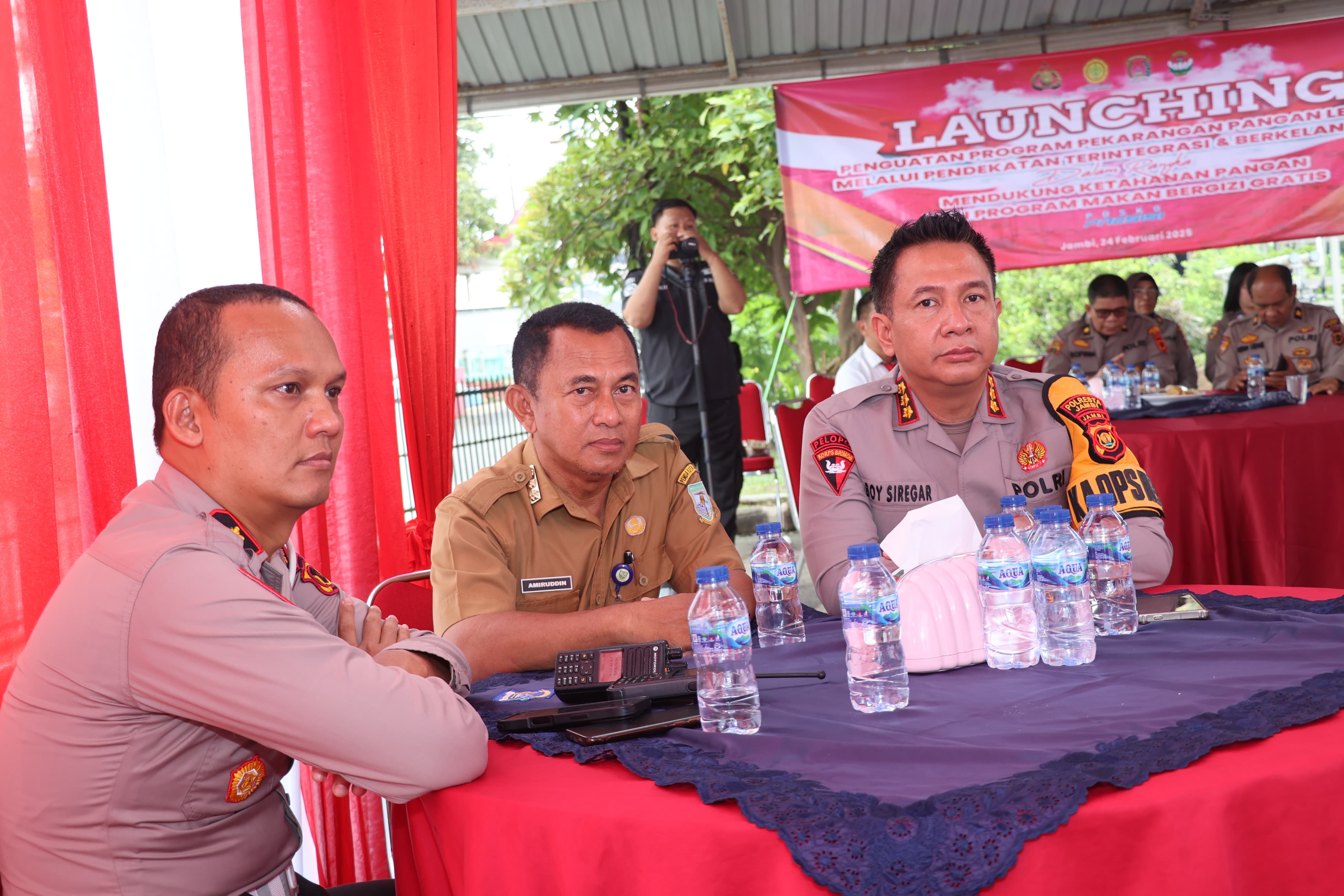 Dukung Asta Cita Presiden RI, Kapolresta Jambi Bersama Ketua Bhayangkari dan PJU Ikuti Zoom Meeting Launching Program Pekarangan Pangan Lestari secara Serentak.