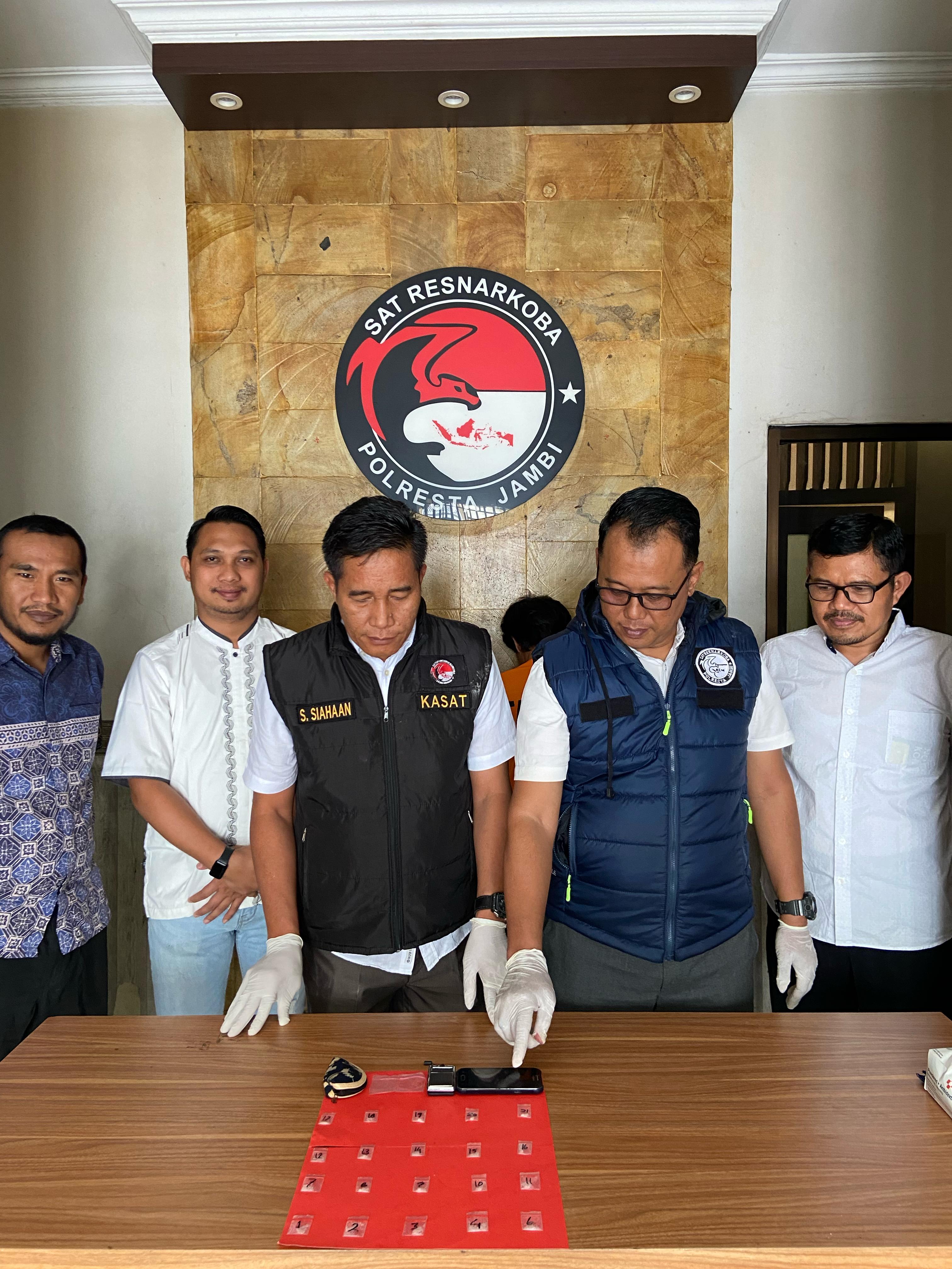Satresnarkoba Polresta Jambi Ringkus Pengedar Narkoba dan Amankan 21 Paket Sabu