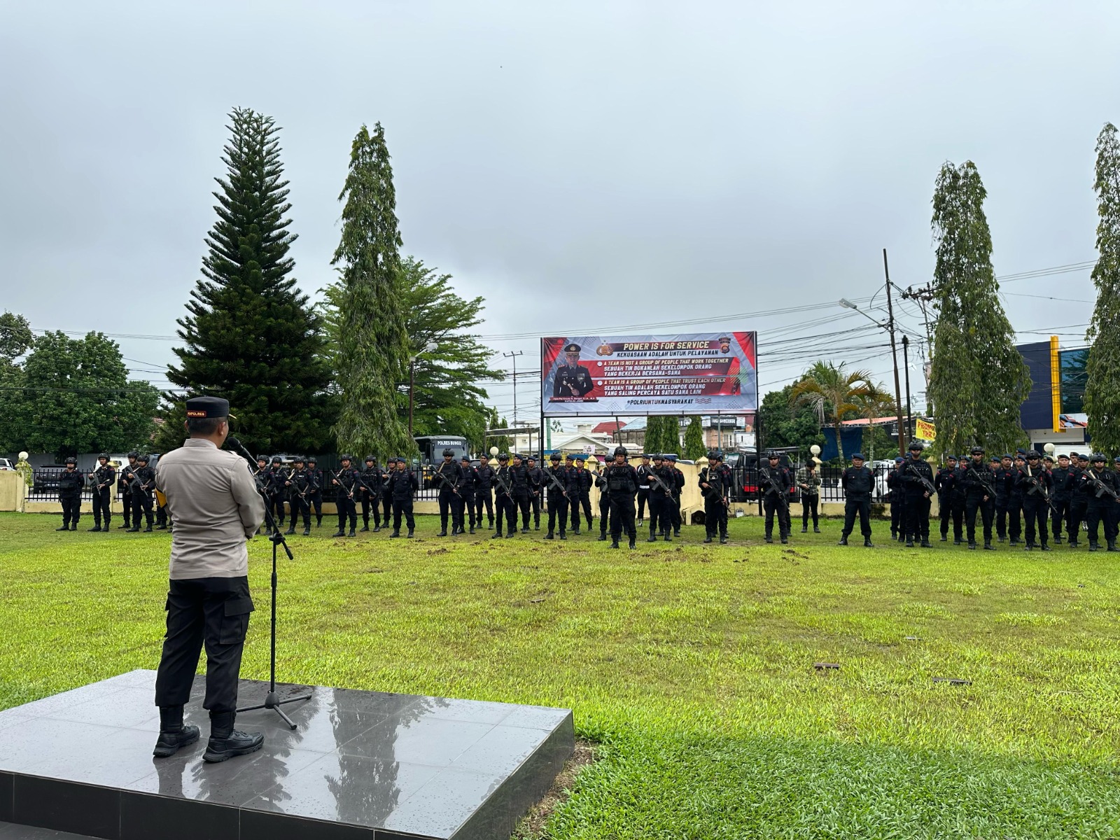 Kapolres Bungo pimpin Apel pelepasan pengamanan oleh BKO sat Brimob di Mapolres Bungo ,Dalam tugas pengamanan PSU di Bungo Aman dan kondusif .