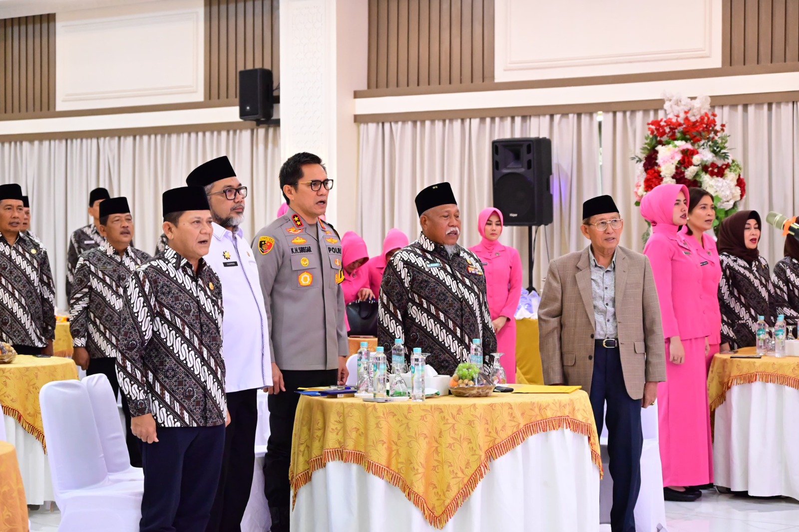 Kapolda Jambi Irjen pol.Krisno H.Siregar ,pelantikan dan penyerahan pataka dan syukuran HUT ke 26 purnawirawan polri tahun 2025 .