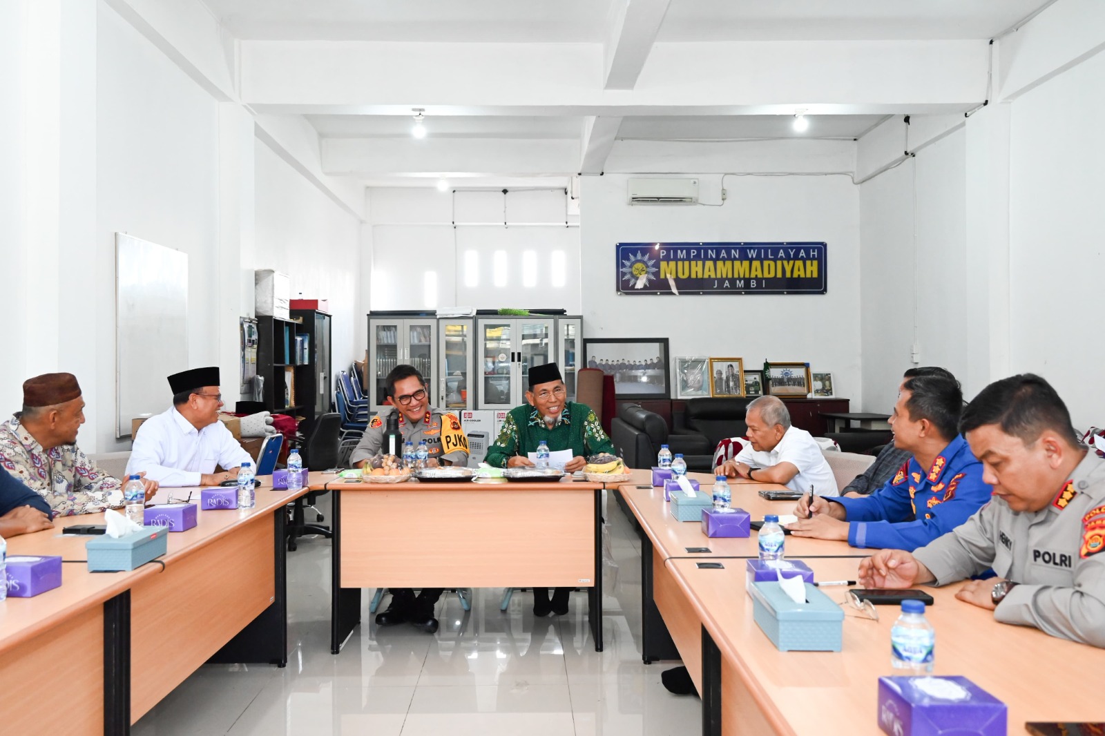 Kapolda Jambi Irjen pol.Krisno .H Siregar Dalam rangka kunjungan tali silatuhrami Dakwah PW Muhammadiyah aman dan kondusif Jambi .