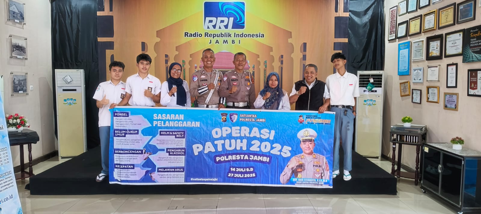Polantas Hadir\" Melalui RRI Sat Lantas Polresta Jambi Sosialisasikan Operasi Patuh Siginjai 2025
